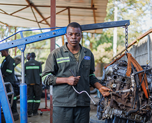 Engine overhaul service