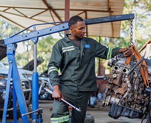 Engine servicing